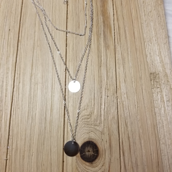 Pretty 3 layered necklace in SILVER - Picture 5 of 7